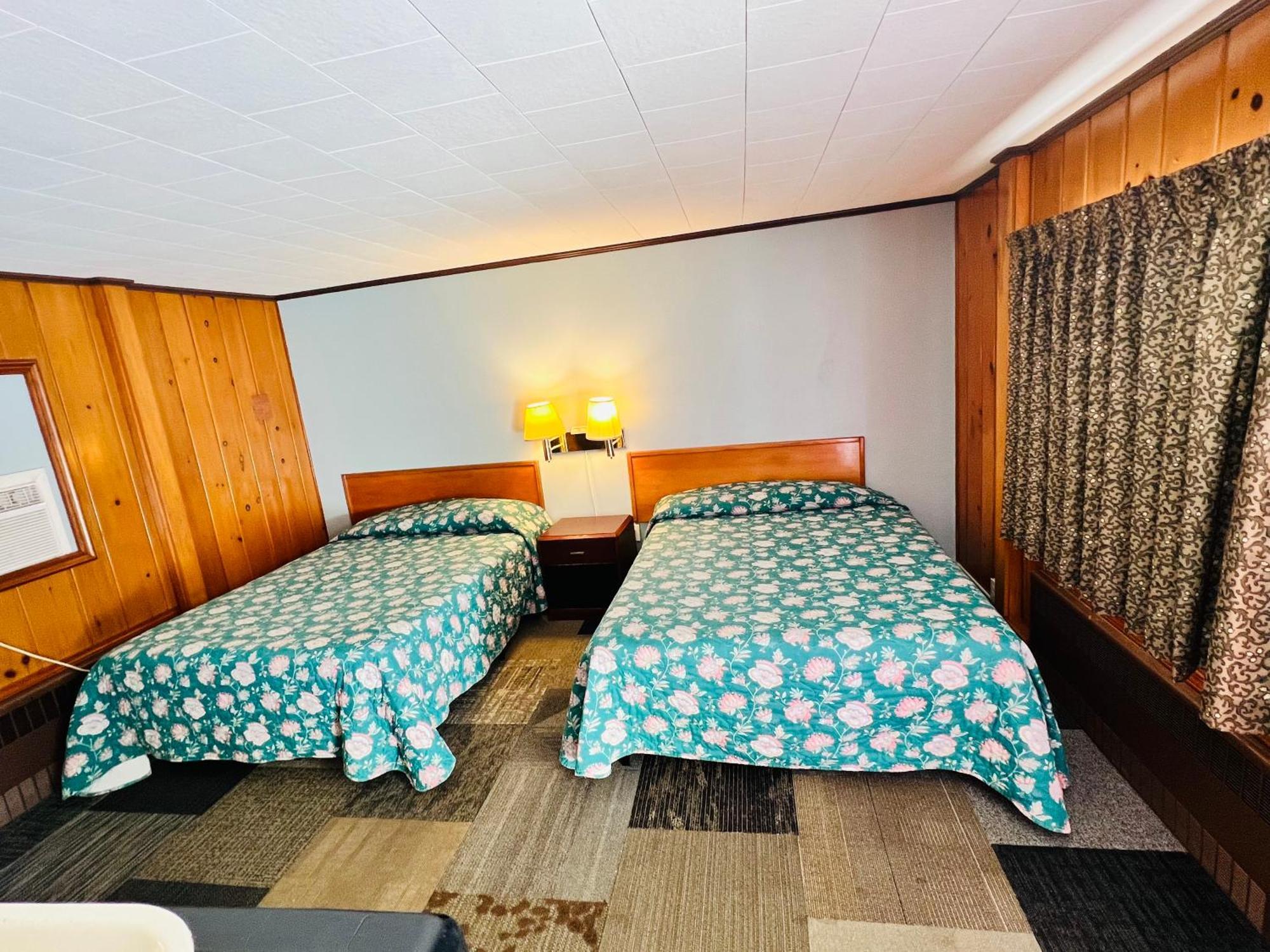 Sun N Snow Hotel Cadillac Bagian luar foto