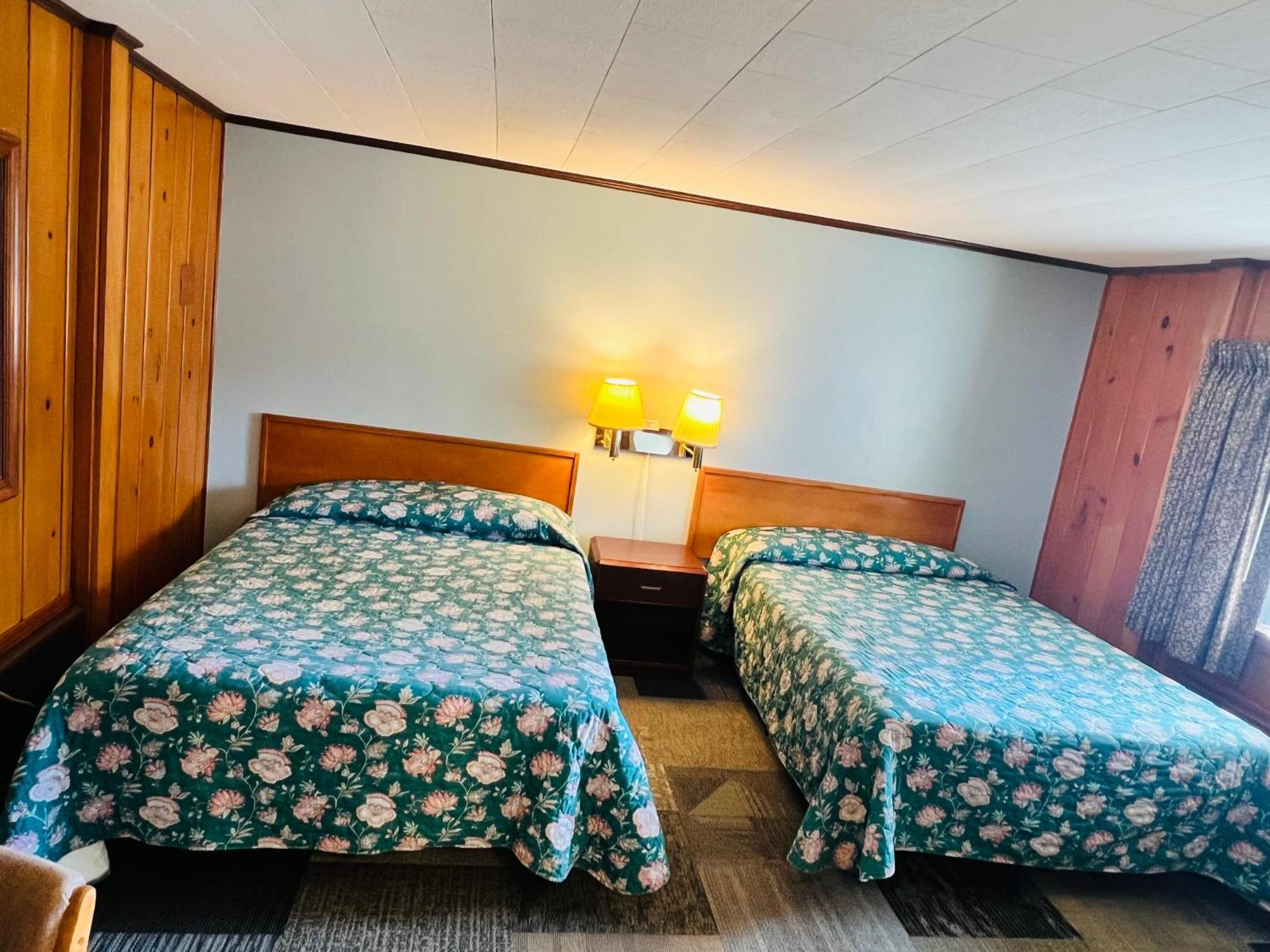 Sun N Snow Hotel Cadillac Bagian luar foto